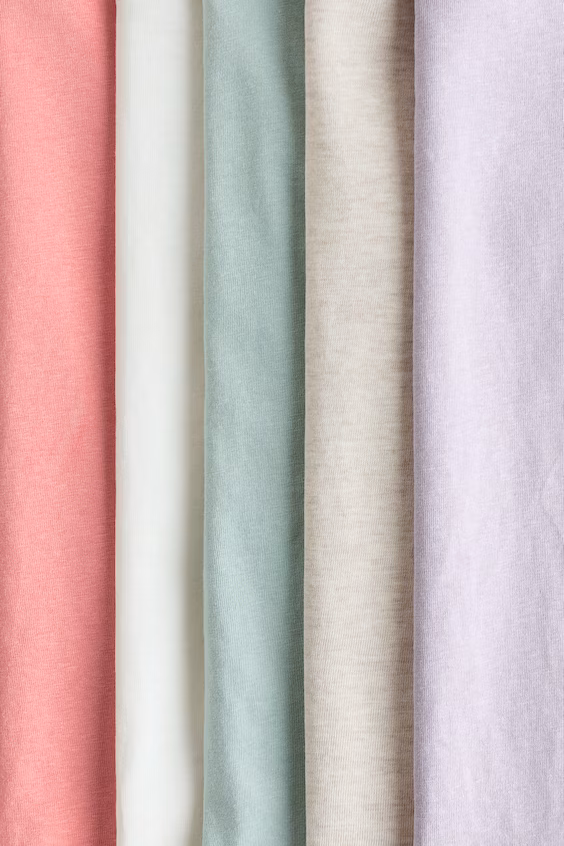 Набор из 5 футболок