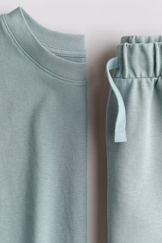 Комплект футболки и шорт