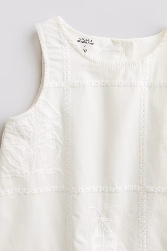 Платье из хлопка с вышивкой