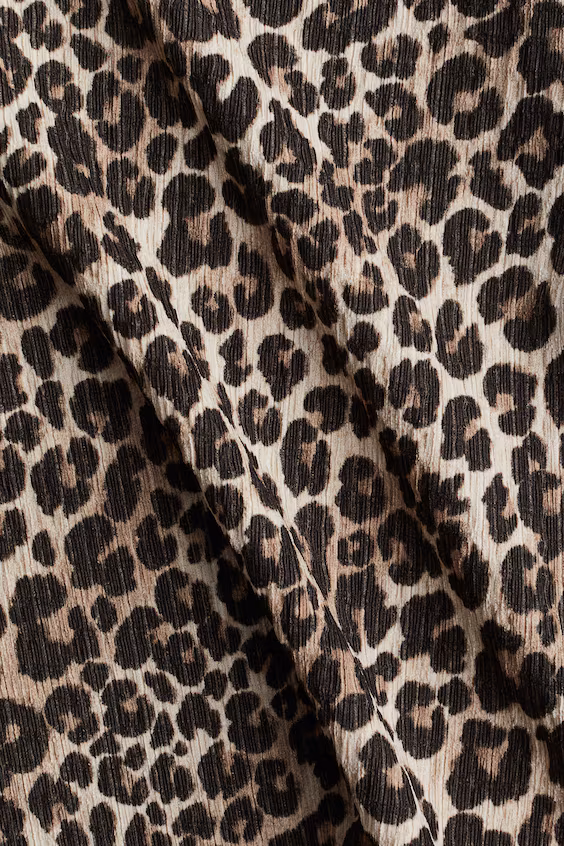 Свитер с рукавами глухой