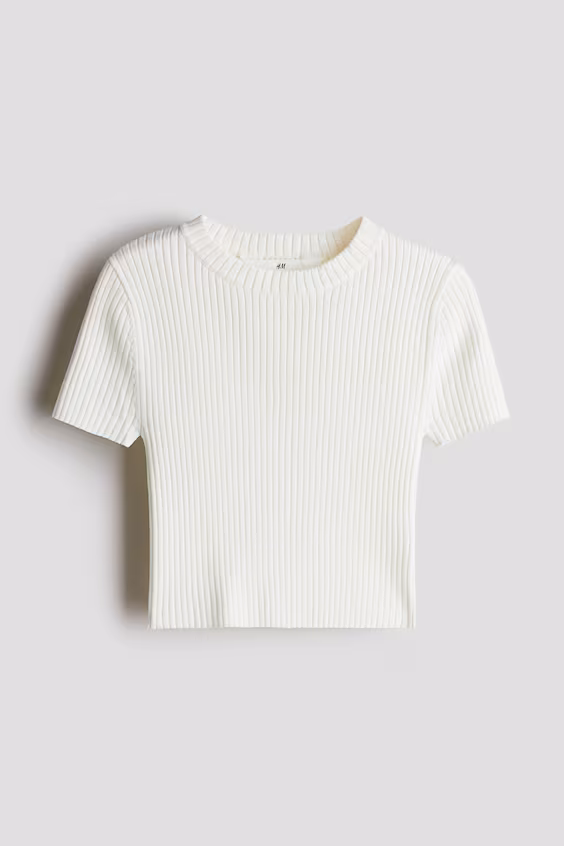 Свитер в рубчик из мягкой ткани