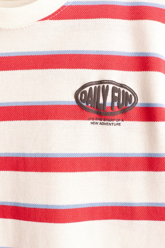 Футболка с принтом из пике