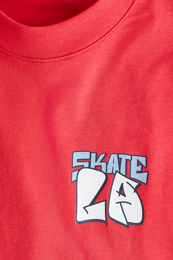 Футболка с принтом в свободном крое