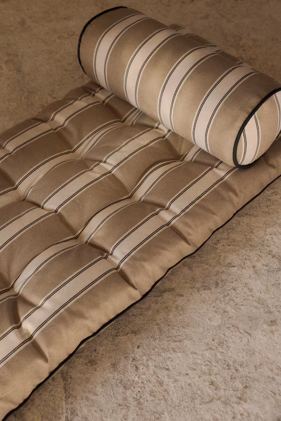 Большая подушка для уличного кресла