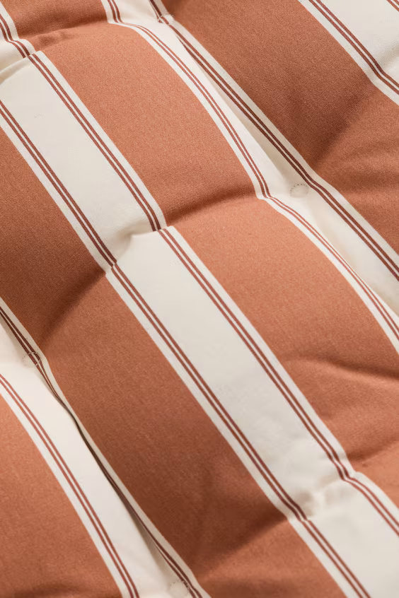 Большая подушка для наружного стула