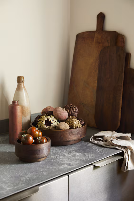 Большая деревянная чаша из манго