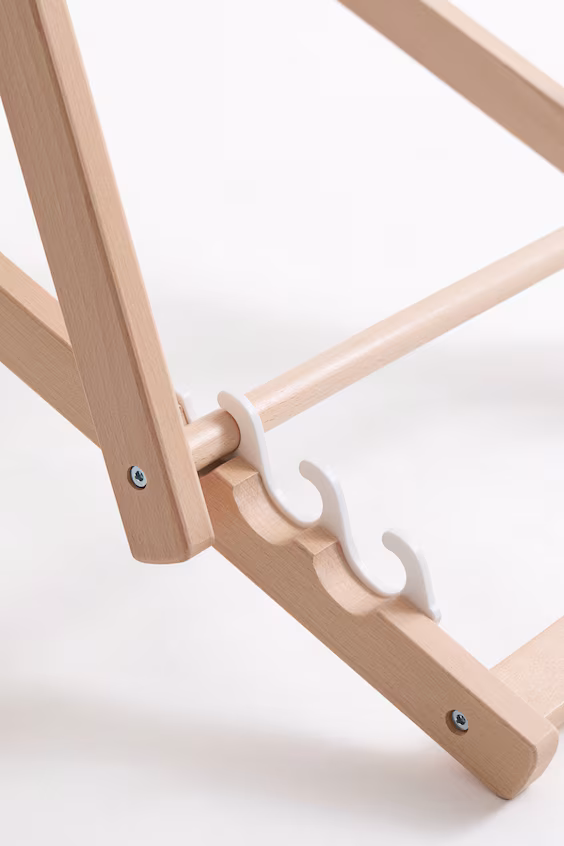 Деревянный шезлонг