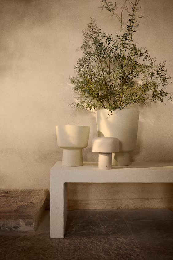 Металлическая ваза