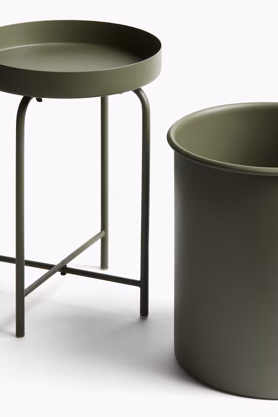 Ваза из металла с подставкой