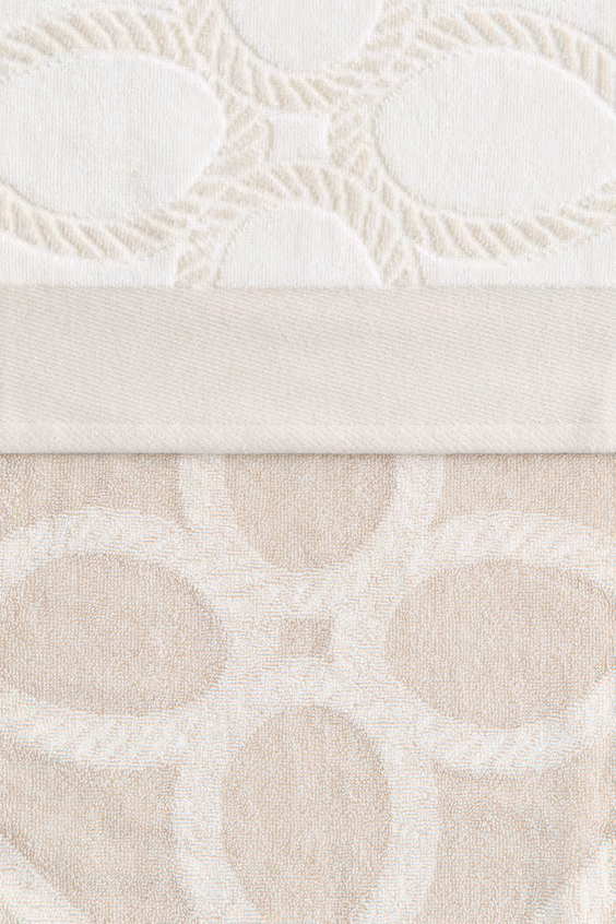 Пляжное полотенце из ткани жаккард