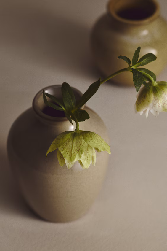 Миниатюрный кувшин из терракоты