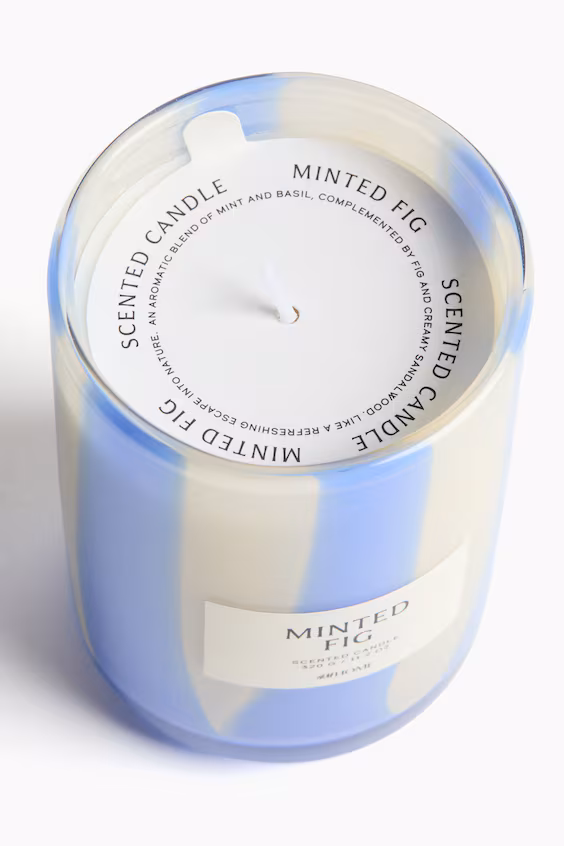 Парфюмированная свеча в стеклянном контейнере