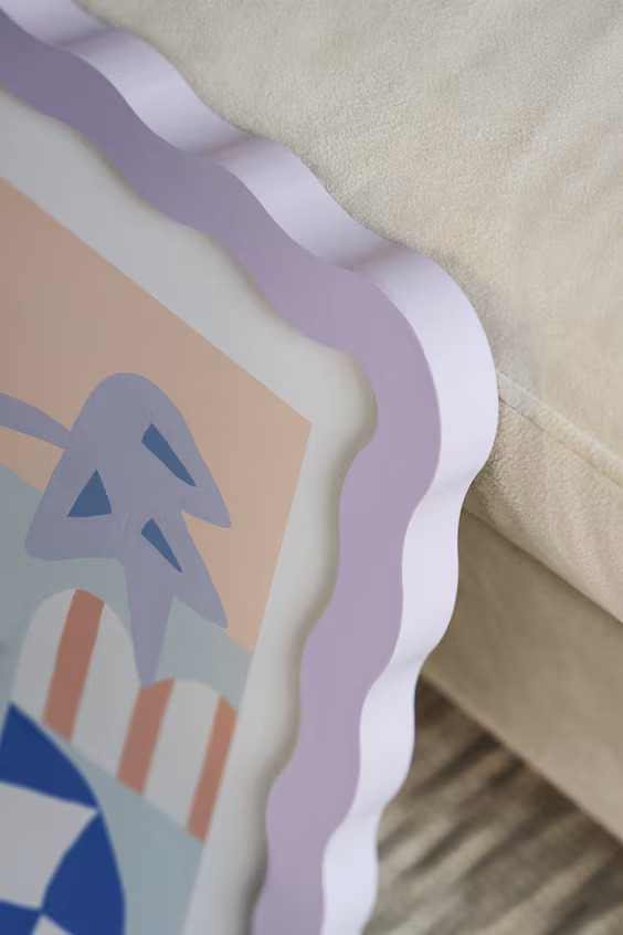 Волновой деревянный карниз