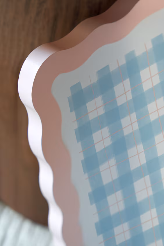 Волновидная деревянная рамка