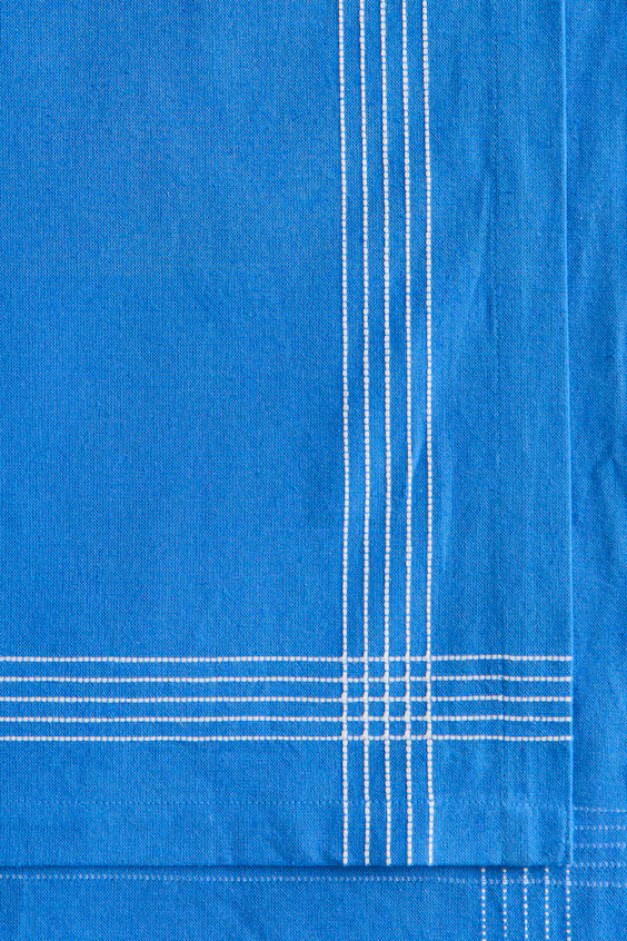 Скатерть из смесовой льняной ткани с вышивкой