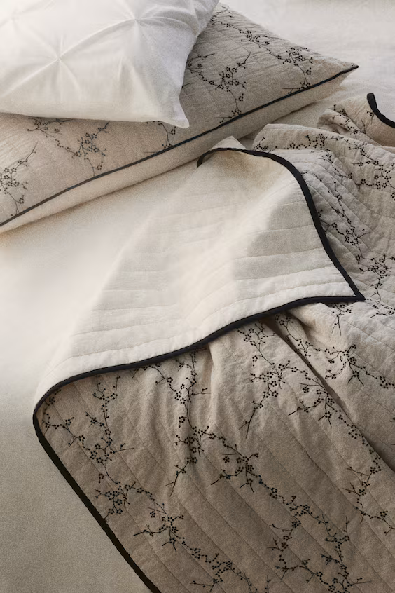 Плед из смеси льна с вышивкой