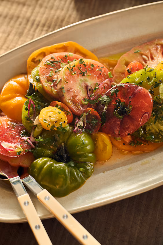 Тарелка с реактивным глазурью