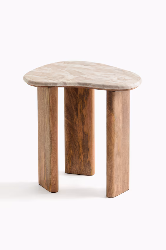 Журнальный столик с мраморной столешницей