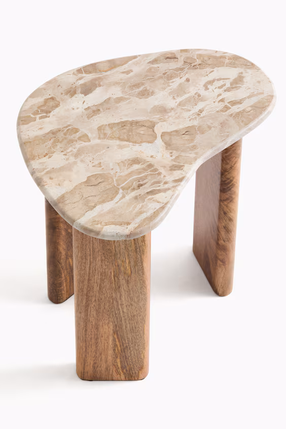 Журнальный столик с мраморной столешницей