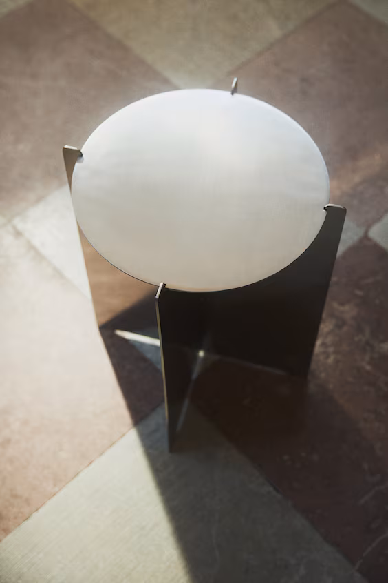 Журнальный столик из нержавеющей стали