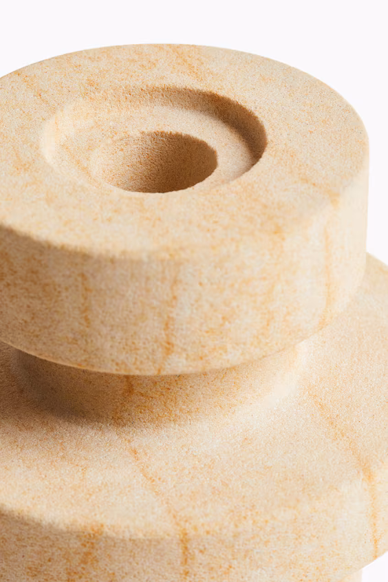 Низкий подсвечник из песчаника