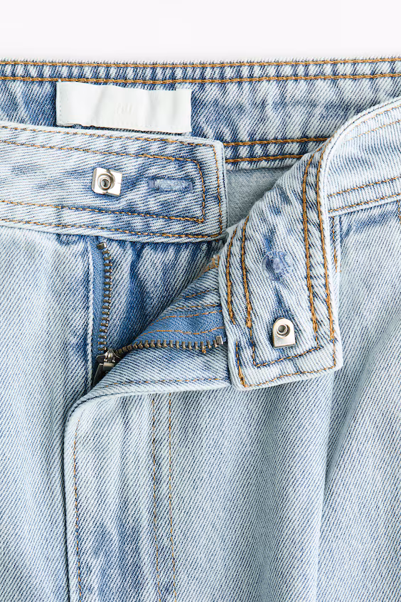 Джинсы с высокой посадкой и узкими голенями