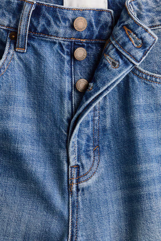 Джинсовые бермуды с ремнем