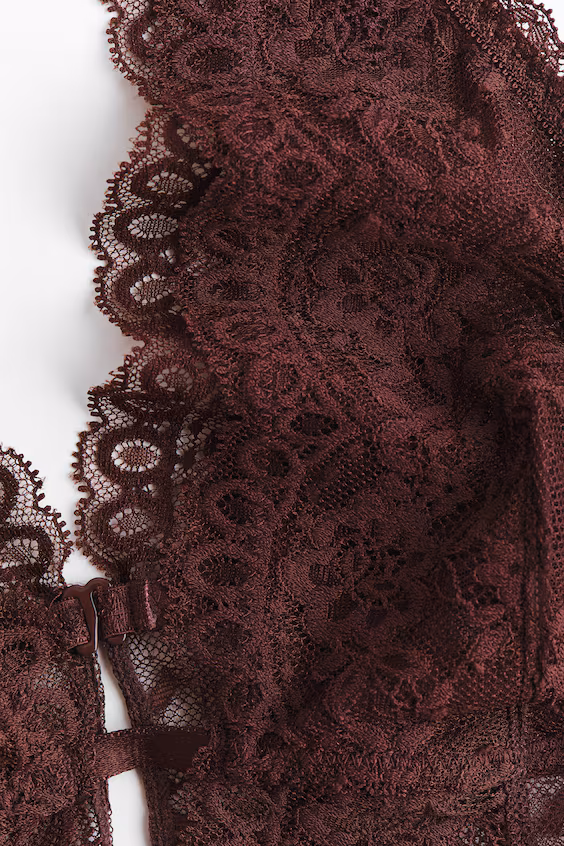 Бра-топ из кружева