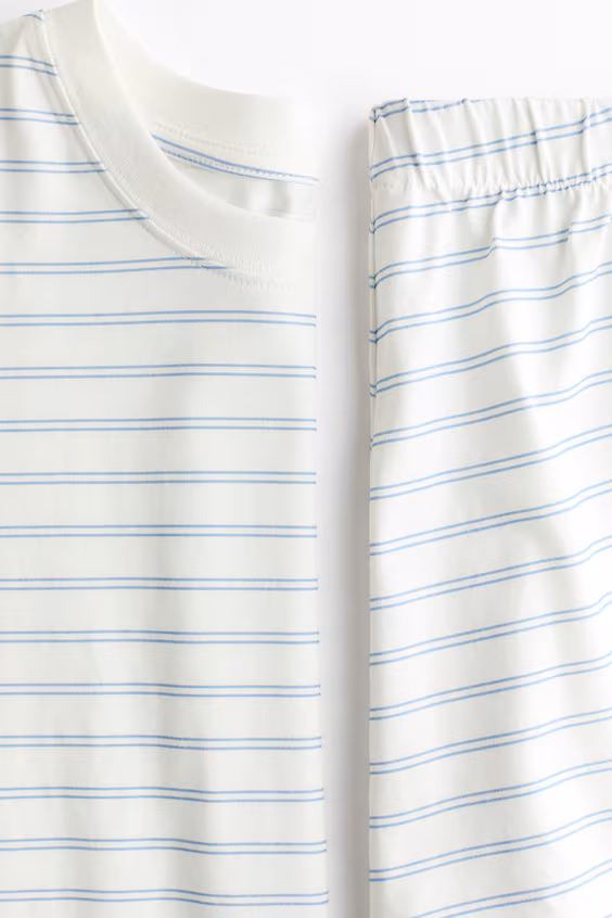 Пижама в полоску