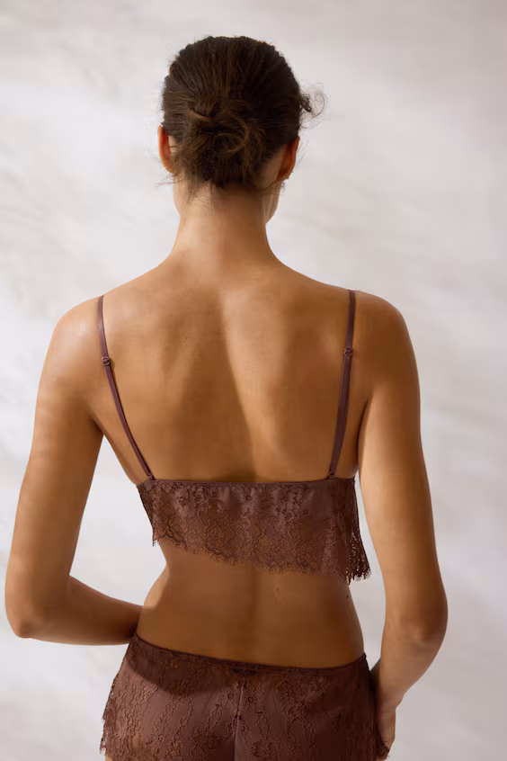 Асимметричный кружевной лифчик-топ