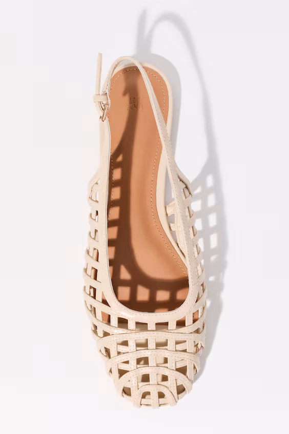 Сандалии с открытым каблуком и плетеным эффектом
