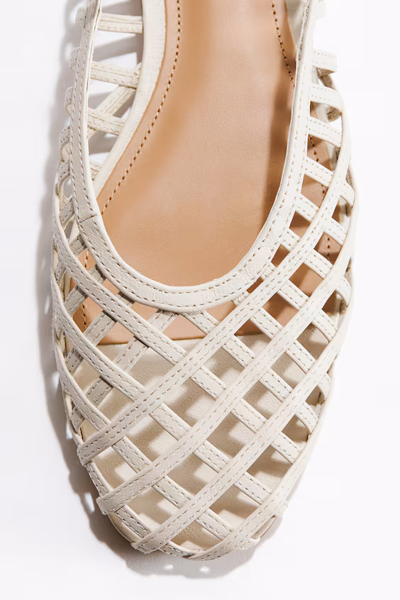 Босоножки на открытом каблуке из кожи