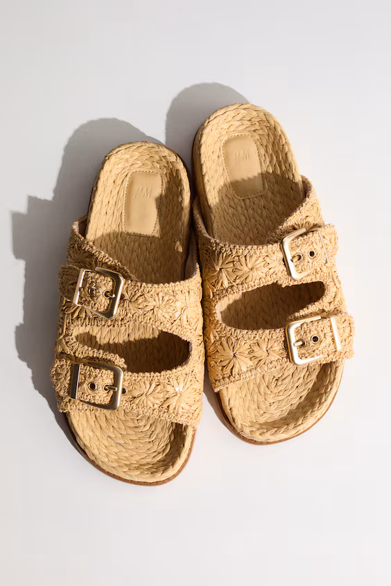 Сандалии в стиле эспадрильи