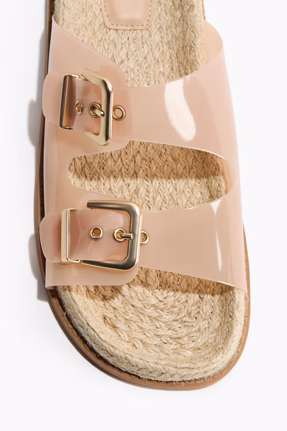 Сандалии в стиле эспадрильи