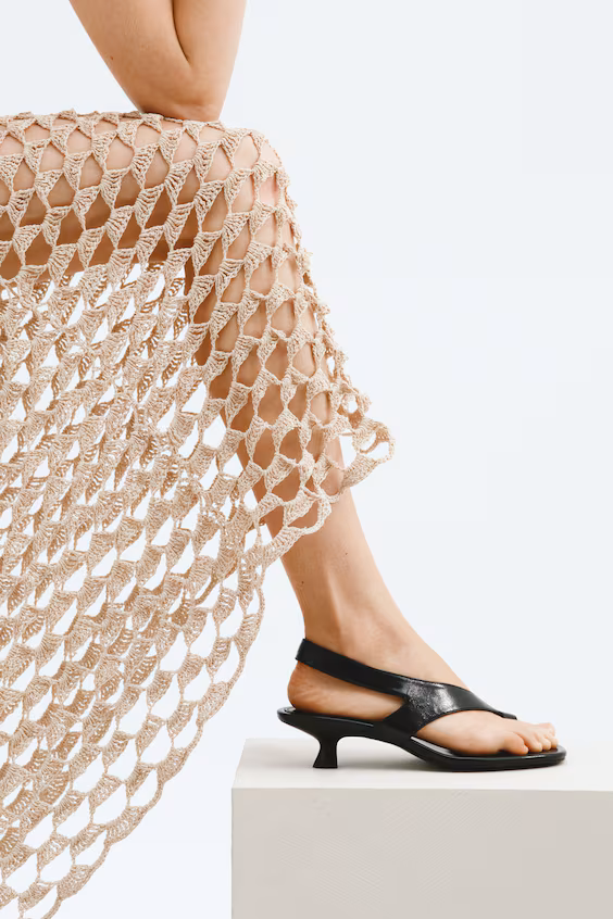 Туфли из кожи с каблуком-китенок