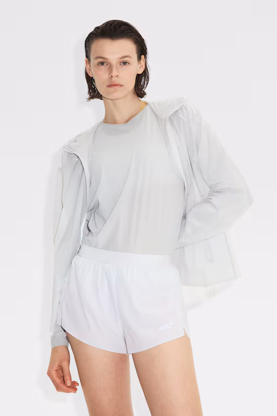 Короткие спортивные шорты для бега с технологией drymove™