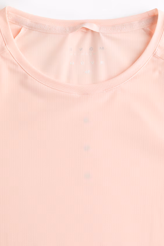 Спортивный топ с технологией drymove™