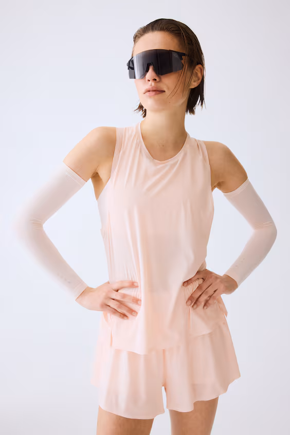 Топ для занятий спортом без рукавов с технологией drymove™