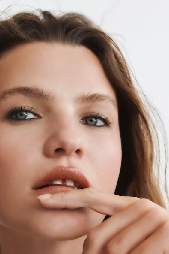 Матовый карандаш для губ h&m