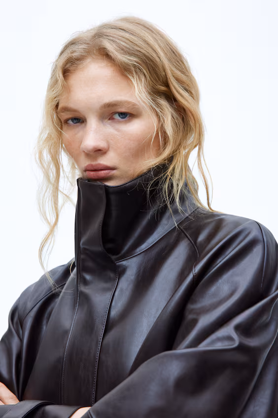 Пальто из покрытой ткани