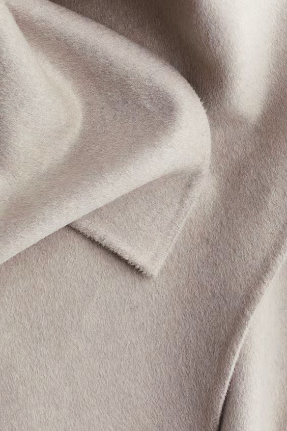 Пальто ручной работы из шерсти