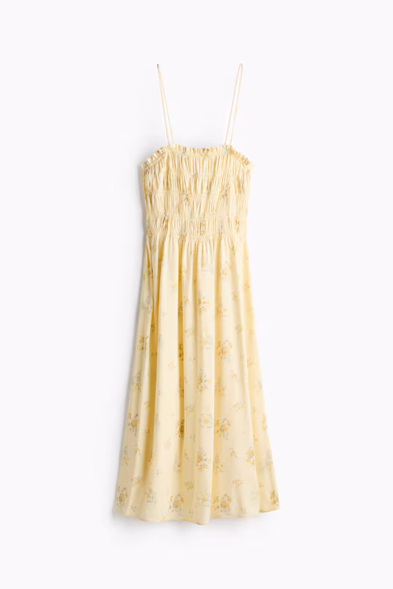 Платье с бретелями и сборкой в стиле смокинг