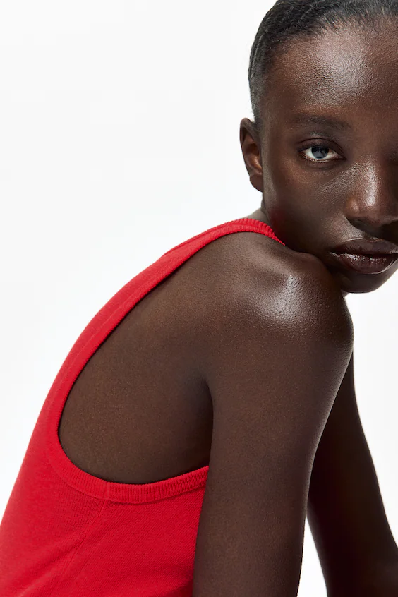 Платье из тонкого трикотажа с оборками