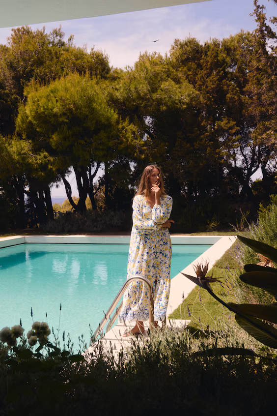 Платье из тканого крепа с завязкой