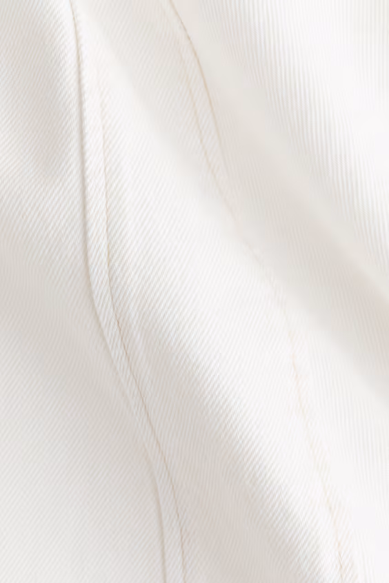 Джинсовое платье с расклешенной юбкой