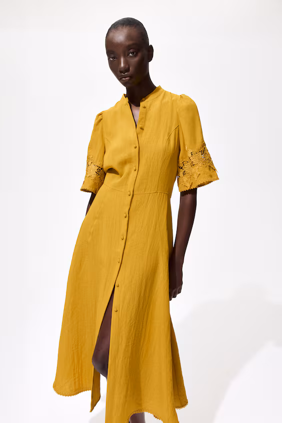 Складочное платье с английской вышивкой