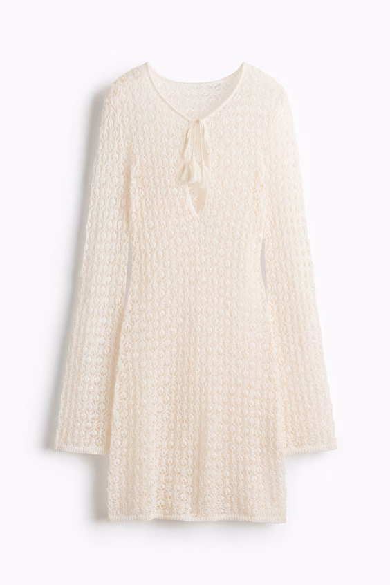 Пляжное платье с кружевным узором