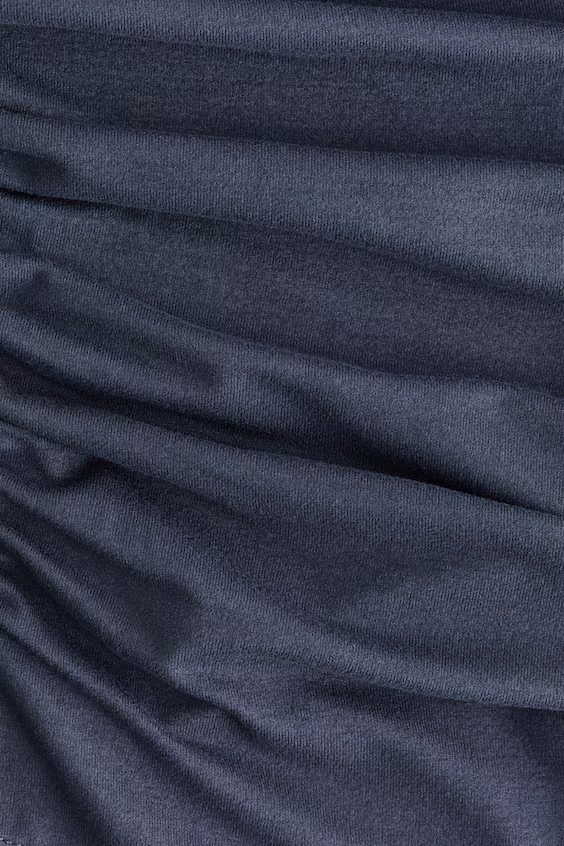 Свитер с драпировкой и вырезом лодочкой