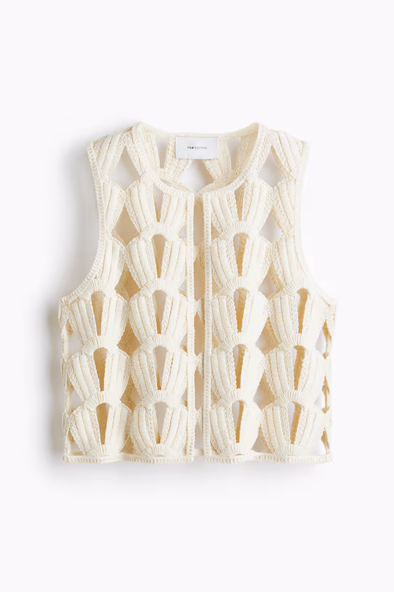 Жилет с кружевным узором