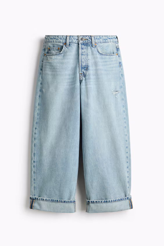 Джинсы с обычной талией и бочками до щиколотки